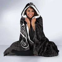 Black White Polynesian Tribal Hooded Blanket - Polynesian Pride