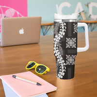 Hawaii Puakenikeni and Maile Lei Tumbler With Handle Black Japanese Wave Style - Polynesian Pride