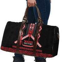 Toitu Te Tiriti Waitangi Travel Bag Black Wharenui House LT9 - Polynesian Pride