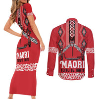 Toitu Te Tiriti Waitangi Couples Matching Short Sleeve Bodycon Dress and Long Sleeve Button Shirt Red Wharenui House - Polynesian Pride