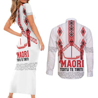 Toitu Te Tiriti Waitangi Couples Matching Short Sleeve Bodycon Dress and Long Sleeve Button Shirt White Wharenui House - Polynesian Pride