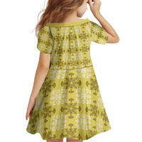 Yellow Hawaiian Quilt Family Matching Short Sleeve Bodycon Dress and Hawaiian Shirt Hawaii Pineapple Monstera Palaka Motifs - Polynesian Pride