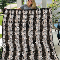 Black and Beige Hawaii Shell Lei Quilt Hawaiian Sunrise Shell Hebrew Cone Plumeria - Polynesian Pride