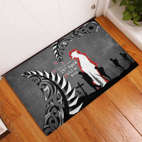 New Zealand ANZAC Day Rubber Doormat 25th April Silver Fern With Poppy LT14 - Polynesian Pride