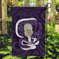 Purple New Zealand Eel Garden Flag Aotearoa Maori Tuna With Kotiate Weapon LT14 Garden Flag Purple - Polynesian Pride