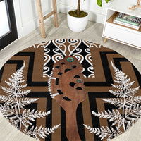 New Zealand Round Carpet Maori Maripi Knife With Poutama Art LT14 Brown - Polynesian Pride