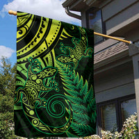 New Zealand Lizard Garden Flag Silver Fern Aotearoa Maori Green Version
