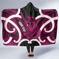 Mawhero Aotearoa Atua Tumatauenga Personalised Hooded Blanket Maori God Of War Tiki With Taiaha LT14 One Size Pink - Polynesian Pride