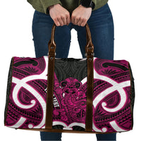 Mawhero Aotearoa Atua Tumatauenga Personalised Travel Bag Maori God Of War Tiki With Taiaha LT14 Pink - Polynesian Pride