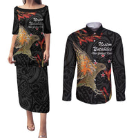 Personalised New Zealand Kea Couples Matching Puletasi and Long Sleeve Button Shirt Nestor Notabilis With Harakeke Maori Pattern LT14 Black - Polynesian Pride