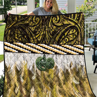 Yellow Traditional Cloak Aotearoa Quilt Maori Paua Shell Korowai Pattern