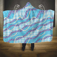 Blue Hawaii Palaka Honohono Pikake Hooded Blanket Hawaiian Orchid Lei Polynesian Pattern - Polynesian Pride