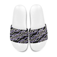 Black Hawaii Palaka Honohono Pikake Slide Sandals Hawaiian Orchid Lei Polynesian Pattern - Polynesian Pride