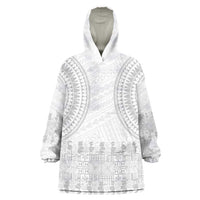 Niue White Sunday Wearable Blanket Hoodie Tapu Fanau Ia Puakenikeni Hiapo Pattern - Polynesian Pride