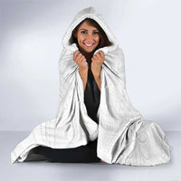 Tapu Fanau Ia Niue Hooded Blanket Happy White Sunday Unique Hiapo - Polynesian Pride