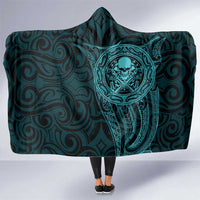 New Zealand Skull Darts Hooded Blanket Aotearoa Maori Chest Tattoo Stylized Teal - Polynesian Pride