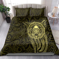 New Zealand Skull Darts Bedding Set Aotearoa Maori Chest Tattoo Stylized Gold - Polynesian Pride