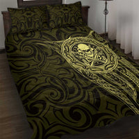 New Zealand Skull Darts Quilt Bed Set Aotearoa Maori Chest Tattoo Stylized Gold LT14 Gold - Polynesian Pride