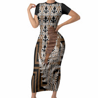 Wahaika New Zealand Short Sleeve Bodycon Dress Maori Weapon Kowhaiwhai Fern Poutama Motifs LT14 Long Dress Brown - Polynesian Pride