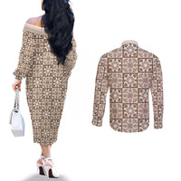 Beige Palaka Quilt Hawaii Couples Matching Off The Shoulder Long Sleeve Dress and Long Sleeve Button Shirt Hawaiian Tropical Monstera Sea Turtle