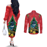 New Zealand Christmas In July Couples Matching Off The Shoulder Long Sleeve Dress and Long Sleeve Button Shirt Kowhai Tui Bird With Pohutukawa - Red