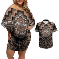 Aotearoa Kati Mamoe Personalised Couples Matching Off Shoulder Short Dress and Hawaiian Shirt Maori Iwi Poutama Puhoro Tattoo LT14 Brown - Polynesian Pride