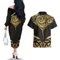 Gold Black New Zealand Manta Ray Couples Matching Off The Shoulder Long Sleeve Dress and Hawaiian Shirt Aotearoa Maori Haehae - Polynesian Pride