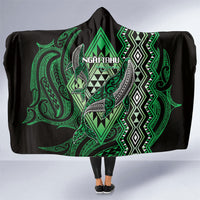 Aotearoa Iwi Ngai Tahu Hooded Blanket NZ Maori Humpback Whale Taniko Motifs LT14 One Size Green - Polynesian Pride