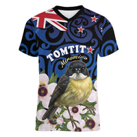 Tomtit New Zealand Personalised Women V-Neck T-Shirt Miromiro Manuka Flower Maori Pattern