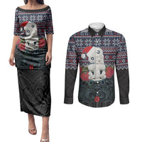 New Zealand Hei Tiki Christmas In July Couples Matching Puletasi and Long Sleeve Button Shirt Pohutukawa Santa Xmas Polynesian Pattern LT22 Black - Polynesian Pride