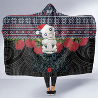 New Zealand Hei Tiki Christmas In July Hooded Blanket Pohutukawa Santa Xmas Polynesian Pattern LT22 One Size Black - Polynesian Pride