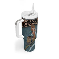 New Zealand Tui Bird Maripi Tumbler With Handle Maori Weapon Kowhaiwhai Pattern LT22 - Polynesian Pride