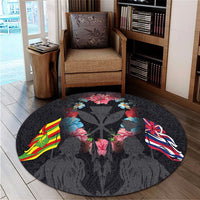 Hawaii Map Kanaka Two Men Holding Flag Round Carpet Grey - AH - Polynesian Pride