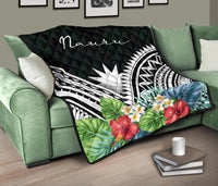 Nauru Premium Quilt - Nauru Coat of Arms & Polynesian Tropical Flowers White - Polynesian Pride