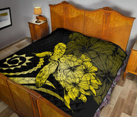 Hawaii Turtle Hibiscus Polynesian Vintage Premium Quilt - Yellow - Polynesian Pride