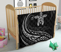 Hawaii Turtle Hibicus Premium Quilt - Frida Style - White - Polynesian Pride