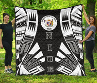 Niue Premium Quilt - Niue Seal Polynesian White Tattoo Black - Polynesian Pride