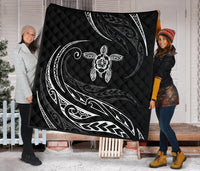 Hawaii Turtle Hibicus Premium Quilt - Frida Style - White - Polynesian Pride