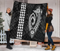 Hawaii Kakau Makau Fish Hook Polynesian Premium Quilt - White - Polynesian Pride