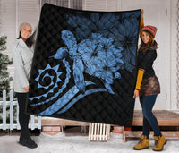 Hawaii Turtle Hibiscus Polynesian Vintage Premium Quilt - Pastel Blue - Polynesian Pride