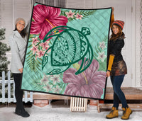 Hawaii Turtle Hibiscus Plumeria Premium Quilt - Hug Style - Polynesian Pride