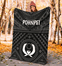 Pohnpei Premium Blanket - Pohnpei Seal With Polynesian Tattoo Style ( Black) - Polynesian Pride