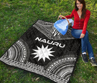 Nauru Premium Quilt - Nauru Flag Polynesian Chief Black Version - Polynesian Pride