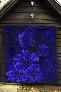 Hawaiian Map Turtle Hibiscus Vintage Polynesian Premium Quilt Blue - Polynesian Pride