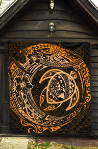 Hawaiian Turtle Polynesian Gold Premium Quilt - Polynesian Pride