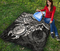 Pohnpei Polynesian Premium Quilt - Polynesian White Turtle - Polynesian Pride