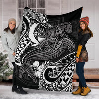 Pohnpei Premium Blanket - White Shark Polynesian Tattoo - Polynesian Pride
