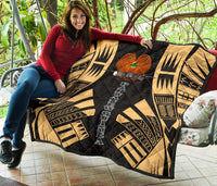 Papua New Guinea Premium Quilt - Papua New Guinea Coat Of Arsms Polynesian Gold Tattoo - Polynesian Pride