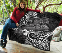 Fiji Premium Quilt - White Shark Polynesian Tattoo - Polynesian Pride