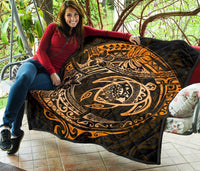 Hawaiian Turtle Polynesian Gold Premium Quilt - Polynesian Pride